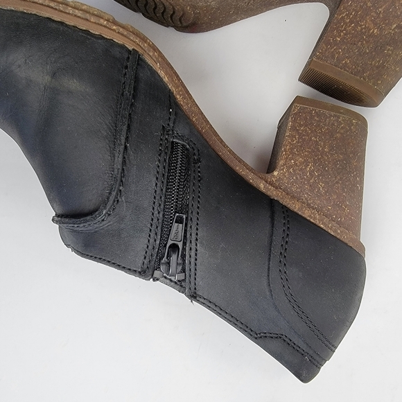 CLARKS Collection Sashlin Aleta Booties - Picture 8 of 15